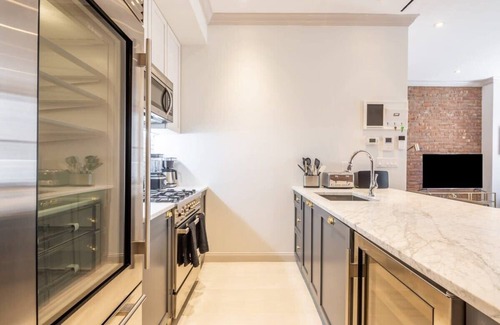 Central Park South Apartment | Linden Place I by RoveTravel I | Chic Lenox 3BR