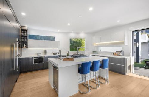 Carthay Circle Villa | Lindenhurst