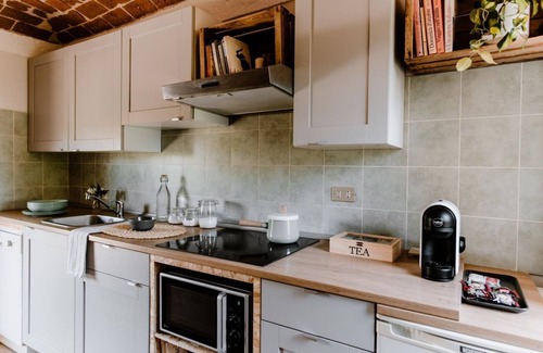 Govone Apartment | Lindhouse Govone | Salvia | Romantic house B&B