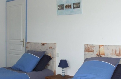 Pedernec House | Linen flower ---------