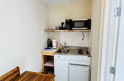 Port Antonio Apartment | Ling Ling Room - Ferdi's Place
