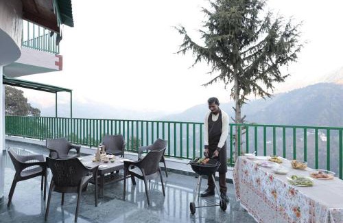 Gagar Villa | Lions Den Terrace Wing 4 BD Villa cook staff