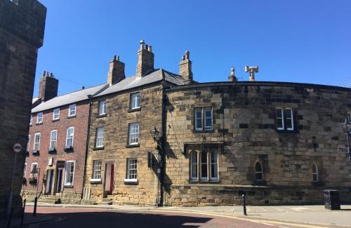 South Charlton Apartment | Lionsgate View - luxury apartment opposite Alnwick Castle