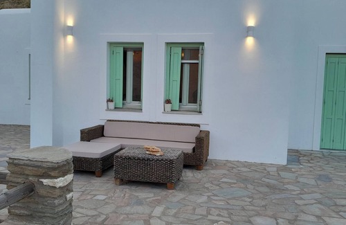 Ormos Korthiou Villa | Liopi Village Andros