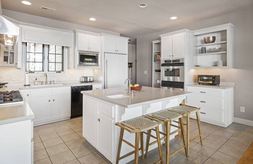 Wise House | Liquid Sunshine! Luxury Main Lake Rental on Lake Gaston