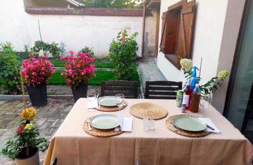 Kecskemet Apartment | Lisbet Cottage