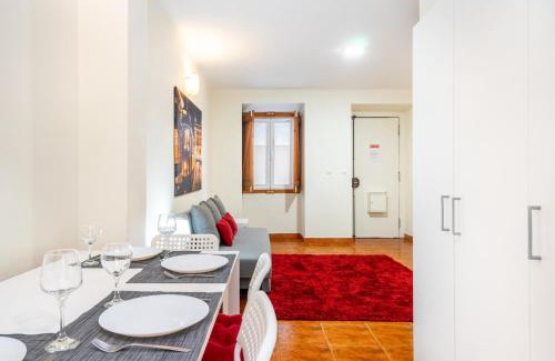 Santa Isabel Apartment | Lisboa, Central Lisbon, Charming Patio House, , WIFI, Air Conditioning, Near Metro, by IG