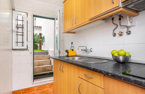 Santa Isabel Apartment | Lisboa, Central Lisbon, Charming Patio House, , WIFI, Air Conditioning, Near Metro, by IG