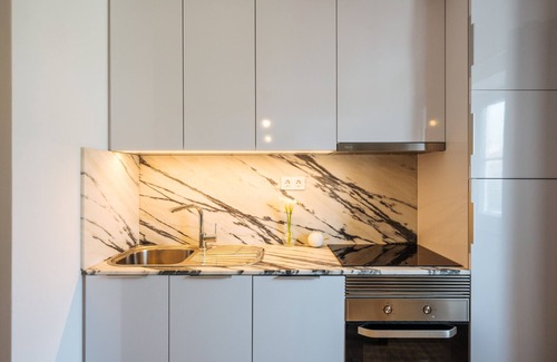 Pena Apartment | Lisbon Skyline Apartment by Misha's Place (5E)