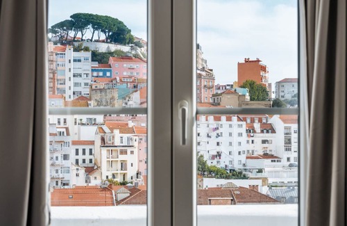 Pena Apartment | Lisbon Skyline Apartment by Misha's Place (5E)