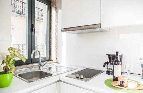 Pena Apartment | Lisbon Windmill Apartments (Green)