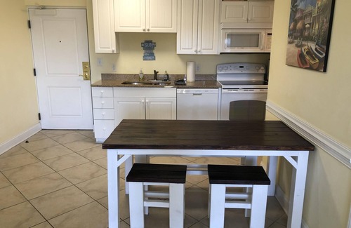 North Litchfield Beach Condo | Litchfield Beach and Golf Resort One bedroom condo