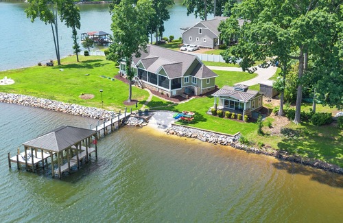 Mount Mourne House | Little Acorn Luxury - Luxury Lake Norman Living with Amazing Views