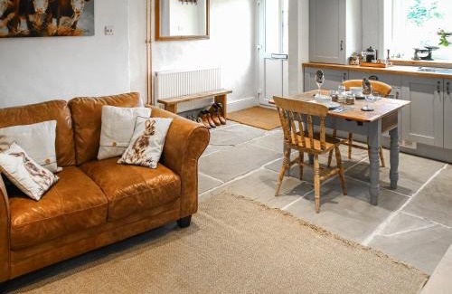 Grange Moor House | Little Badger Cottage
