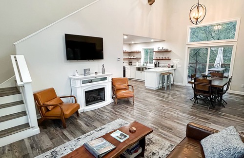 Three Rivers House | Little Bear Cottage Private,Luxury Getaway!SPA! FIRE PIT! 3 MLS FROM SNP