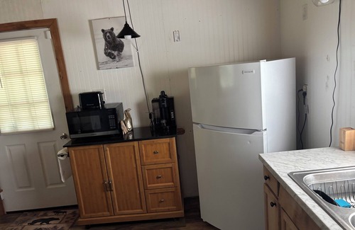 Mammoth Cave Cabin | LITTLE BEAR COVE—Cozy 1-bedroom cabin with WiFi, AC in charming Mammoth Cave