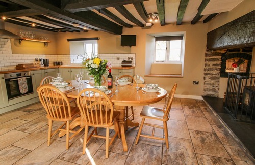 Clun Cottage | LITTLE BICTON, pet friendly, with hot tub in Clun