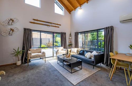 Methven Ski Chalet | Little Black Chalet Methven