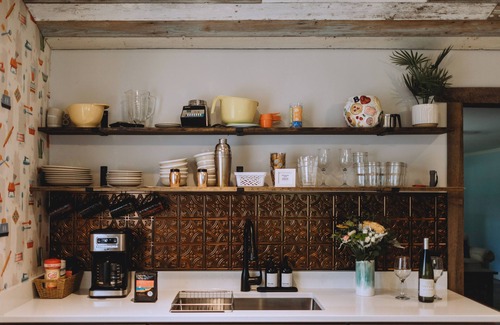 Riverside Cottage | Little Blue Cottage - wooded getaway, near beaches and towns