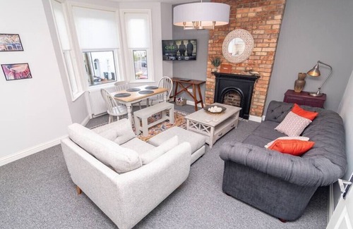 Boscombe Apartment | "Little Boat": A Modern Beachside Flat