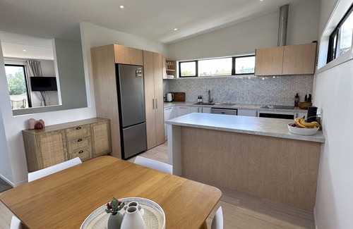 Tahunanui House | Little Break Tahunanui - 5 minutes from beach