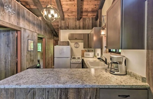 North Hero House | Little Camp · Cozy North Hero Lakefront w/Amazing views!