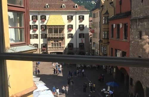 Innsbruck City Centre Apartment | Little City Center Golden Roof