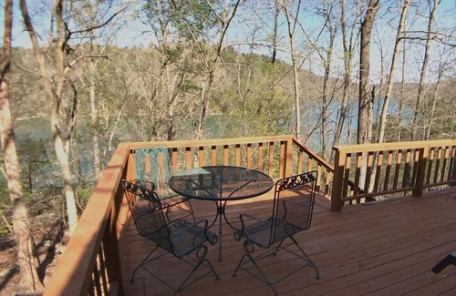 Eureka Springs House | Little Clifty Escape, Beaver Lake Waterfront, amazing lakefront
