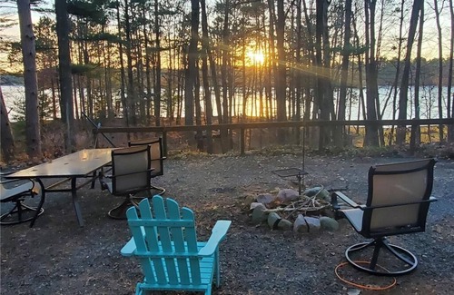 Cameron Ski Chalet | Little Cottage On Prairie - Prairie Lake That Is!