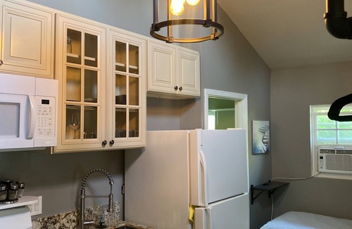 Altadena Apartment | Little Cottage