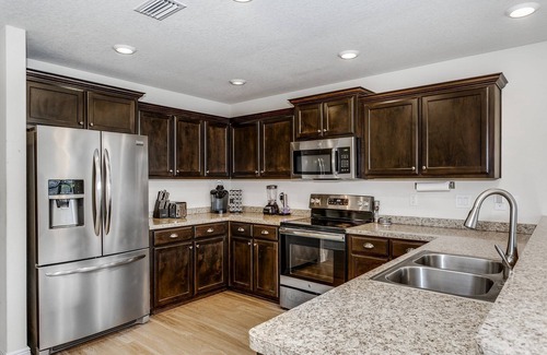 Warrington House | Little Gem |Reduced Rates |Extended Stays Accepted |5 Min to NAS & Downtown Pensacola |Fenced Yard
