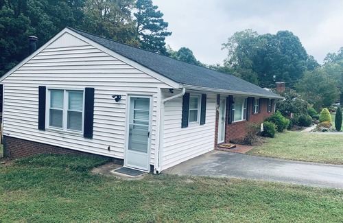Kernersville House | Little Granny's House - 3 Bedroom, 1 Bath