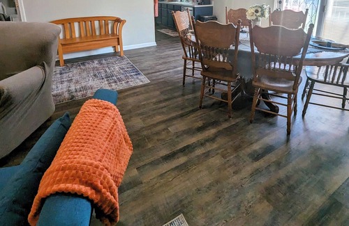 Tellico Village House | Little House on the "Parkway" in Beautiful Tellico Village Lake/Golf Community