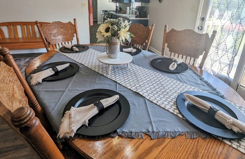Tellico Village House | Little House on the "Parkway" in Beautiful Tellico Village Lake/Golf Community