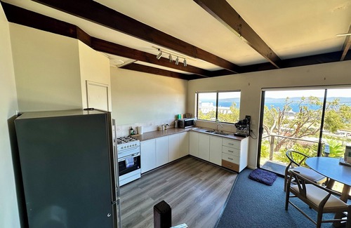 Albany Apartment | Little Innes - affordable accommodation with a view
