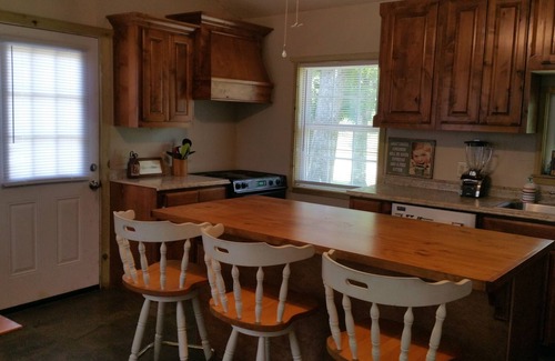 Chandler House | Little lake house/Fish cabin get away
