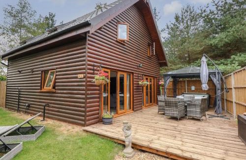 Pentney House | Little Lodge