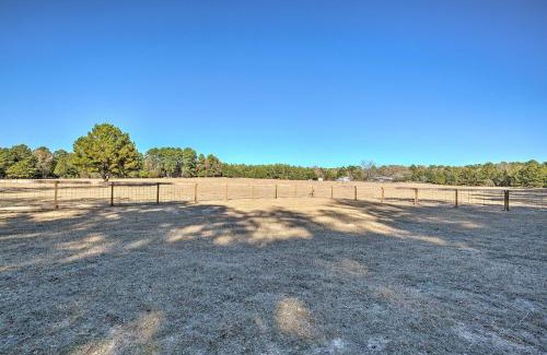 Winnsboro House | Little Lucky Star with Pond, Boat and Pasture View!