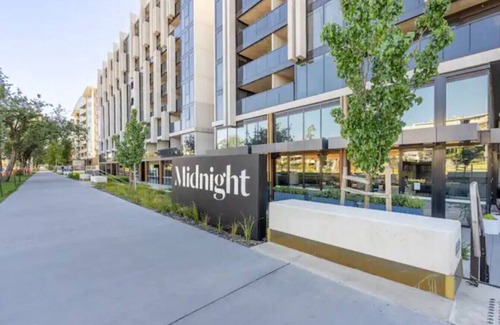 Braddon Apartment | Little Midnight 1 in the heart of town