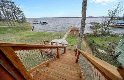 Henderson County House | Little Red Lakehouse