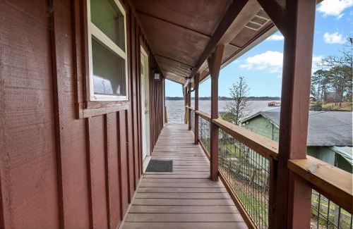 Henderson County House | Little Red Lakehouse