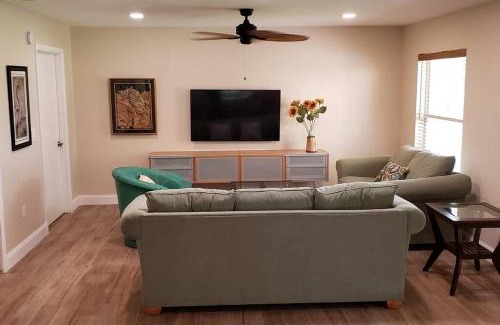 Williston House | Little Ridge Ranch-East House Quiet Country Getaway-Pet Friendly!