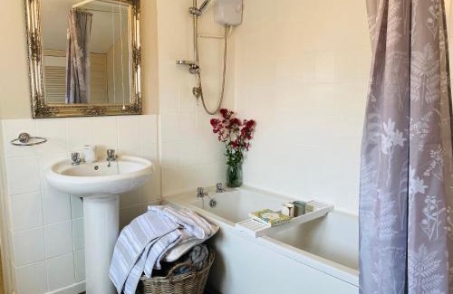 Barrow upon Humber House | Little Rose Cottage