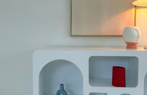 Pimpama House | Little Santorini Retreat - Family Home near Theme Parks