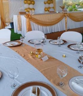 Runaway Bay Apartment | Little Savoy Guest House new