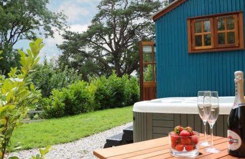 Umberleigh House | Little Silver Pheasant