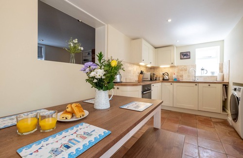 Aldeburgh House | Little Tern Cottage - sleeps 4 guests in 3 bedrooms