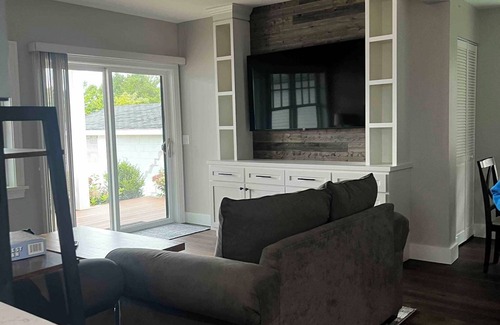 Petoskey Condo | Little Traverse Bay Getaway