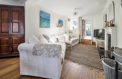 Lympstone Cottage | LITTLE UNDERHILL, pet friendly, luxury holiday cottage in Lympstone