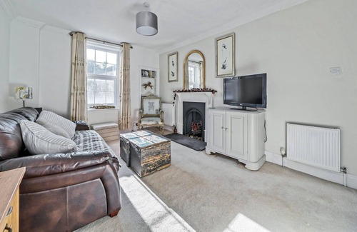 Lympstone Cottage | LITTLE UNDERHILL, pet friendly, luxury holiday cottage in Lympstone